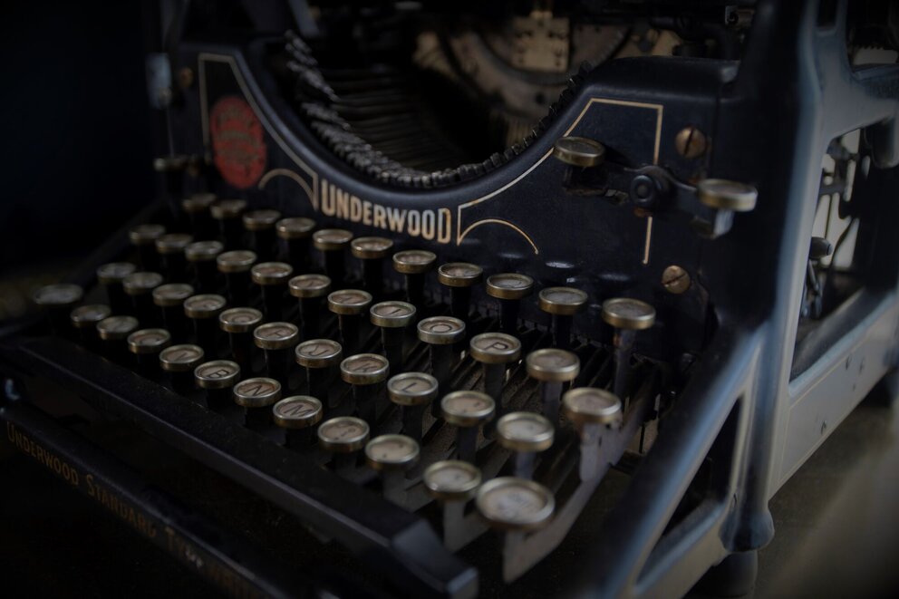 LOFT OPUS Typewriter