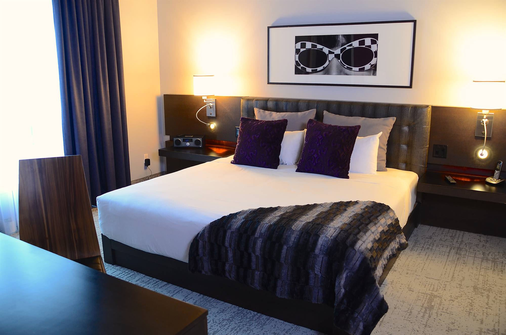 Hotel Rooms In Montreal At Hotel 10